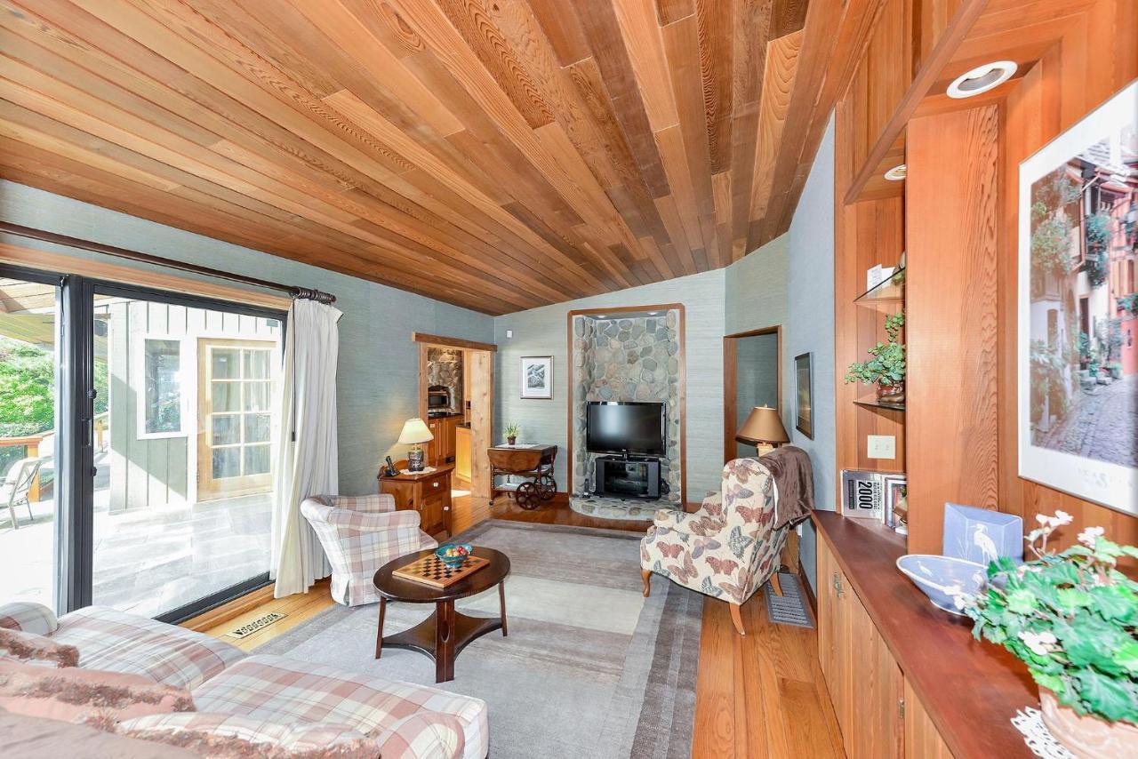 Oceanside Lodge Saanich Inlet North Saanich Екстериор снимка