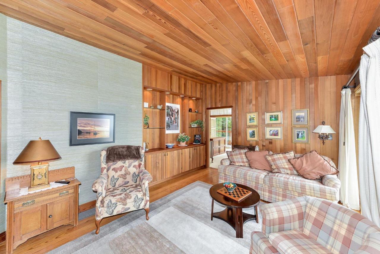 Oceanside Lodge Saanich Inlet North Saanich Екстериор снимка