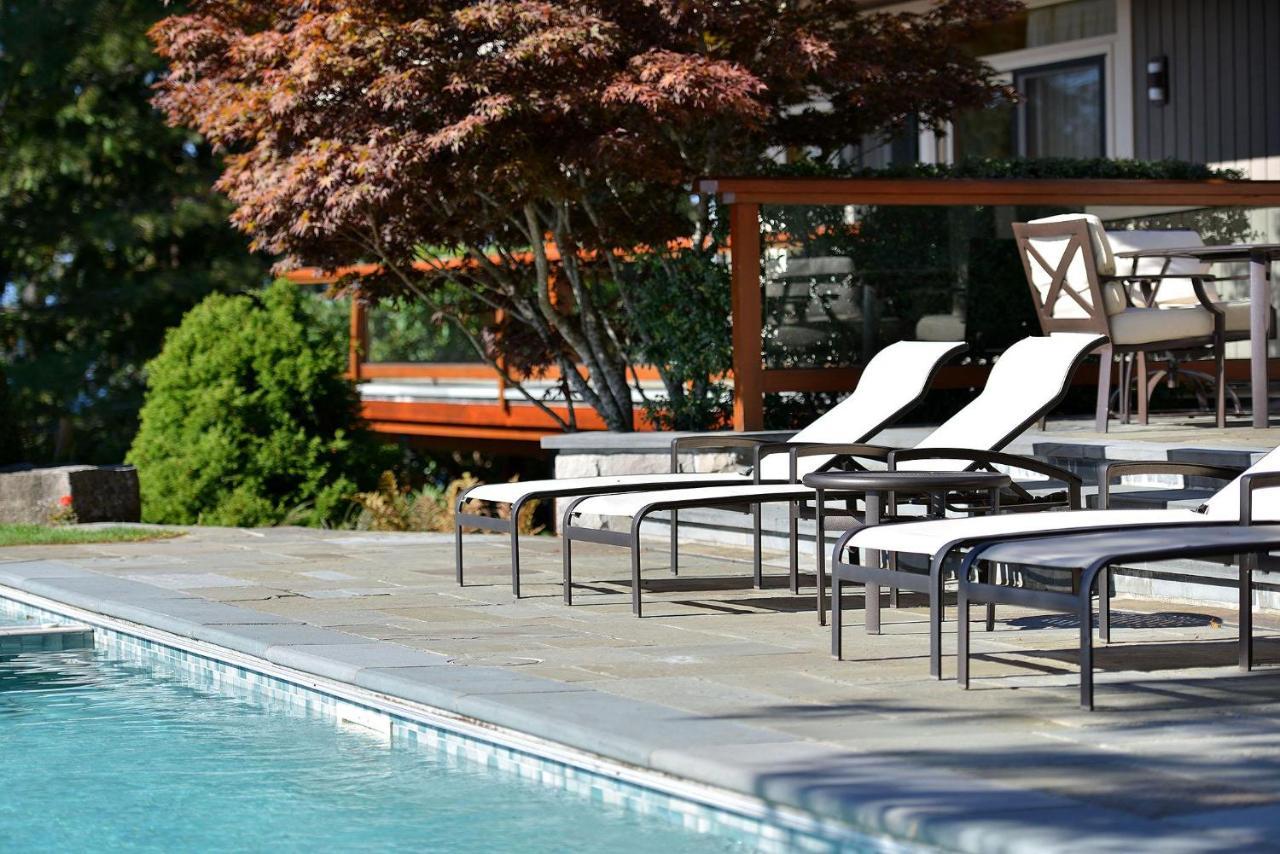 Oceanside Lodge Saanich Inlet North Saanich Екстериор снимка