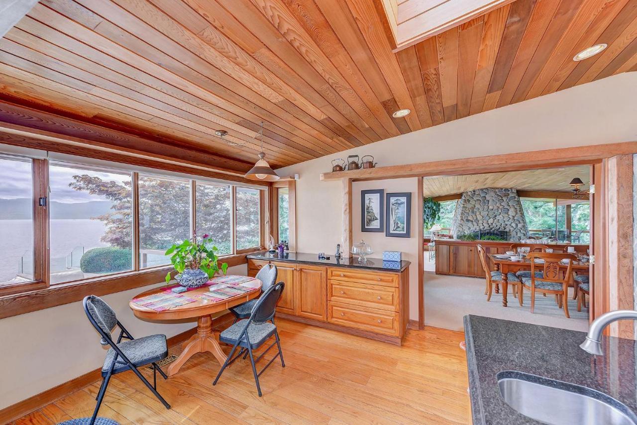 Oceanside Lodge Saanich Inlet North Saanich Екстериор снимка